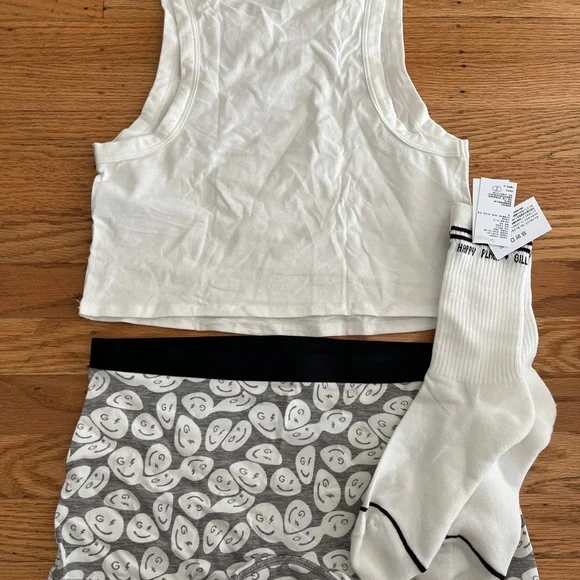 Gilly Hicks “the Women’s Basics Pack” Intimates Set - Picture 2 of 4